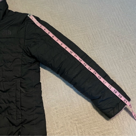The North Face Girl’s Reversible Mossbud Swirl jacket fleece-puffer jacket M - Picture 11 of 13